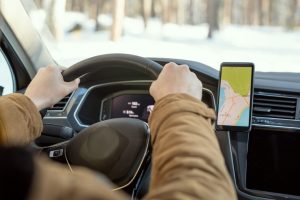 انتخاب بهترین مکان برای نصب: داشبورد، شیشه یا دریچه کولر؟