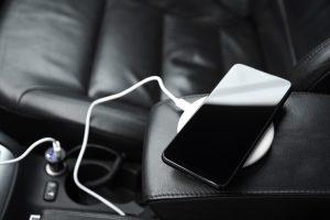 شارژر فندکی ماشین چند ولت است؟