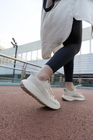 خرید کفش زنانه اصل Kalenji Run Fresh دکاتلون | سبک، تنفس‌پذیر با زیره EVA | اصل - تصویر 3